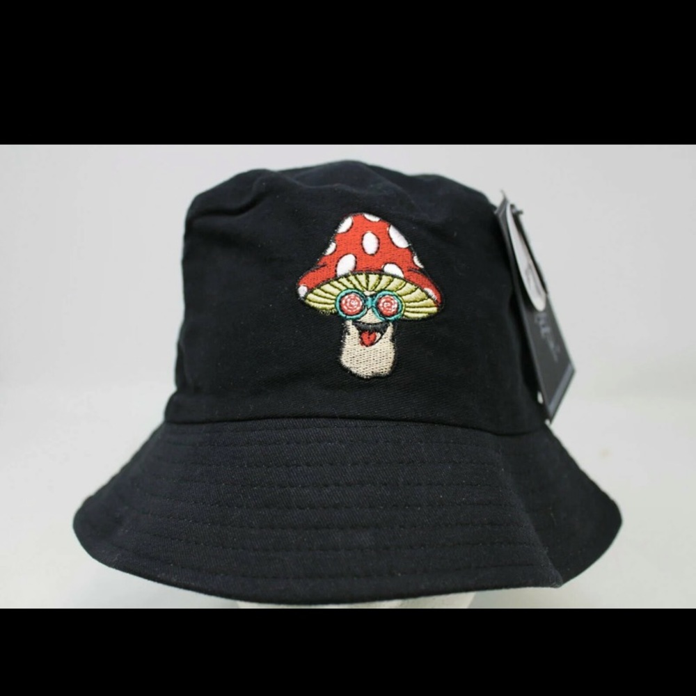 Eighty eight reversible bucket hat